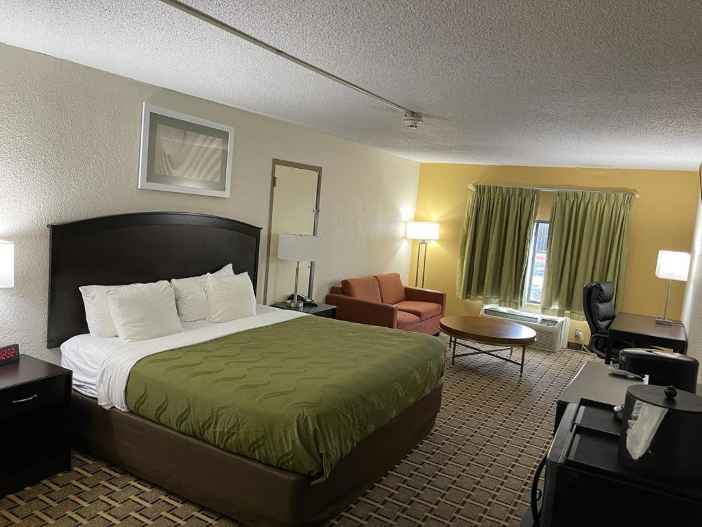 Quality Inn Vincennes Exteriör bild
