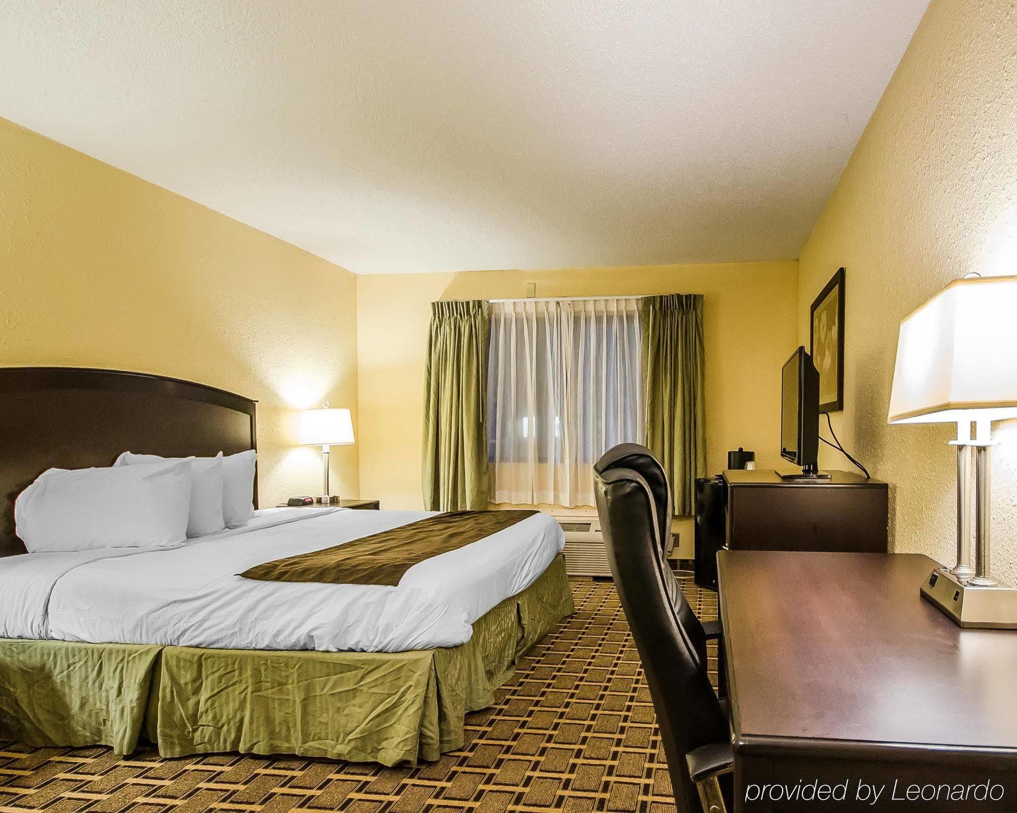 Quality Inn Vincennes Exteriör bild