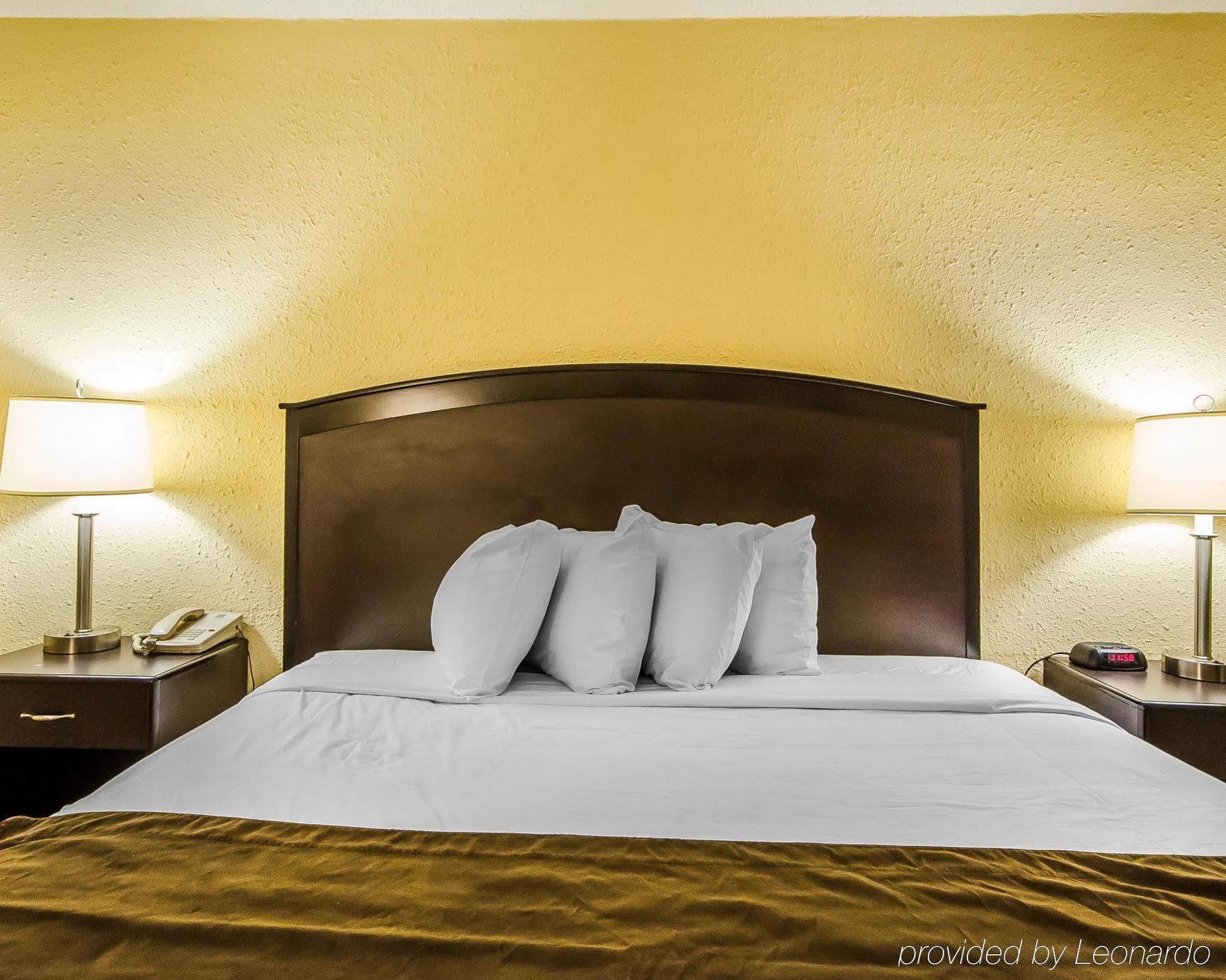 Quality Inn Vincennes Exteriör bild